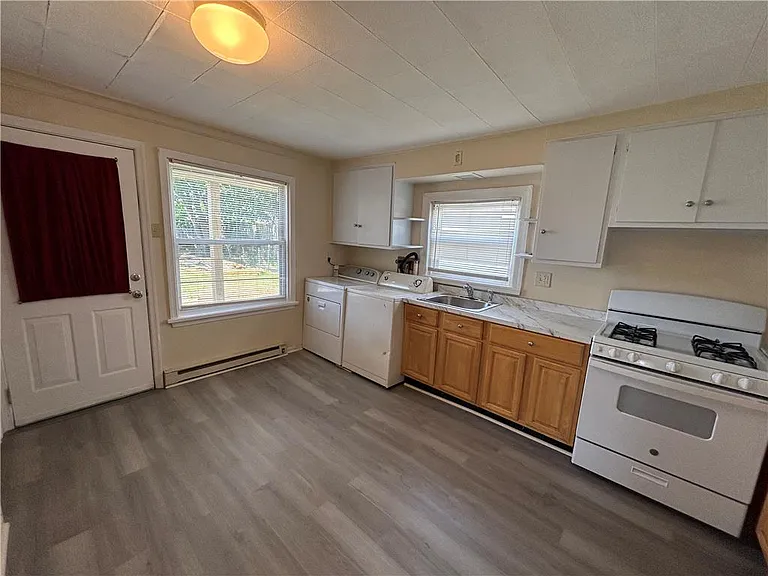 50 W Garrison St #1 — Photo 3