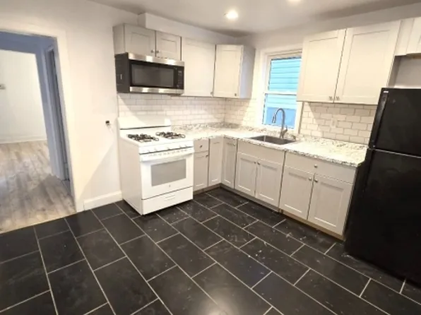 14 Triton Ter, Newark City, NJ 07104