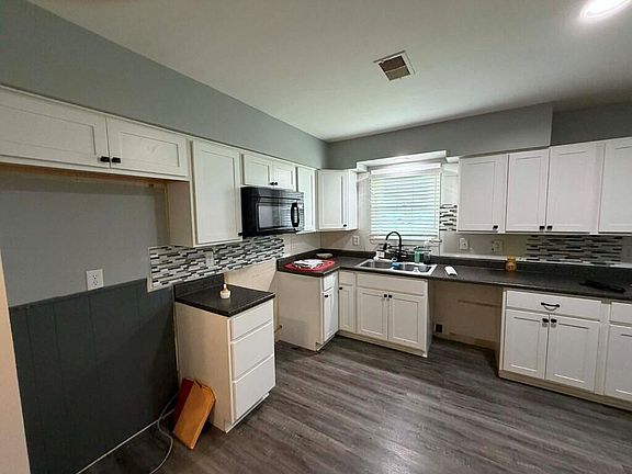 4th image of 111 Highland Ave