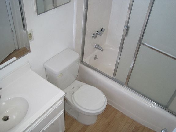 TUB AND SHOWER COMBO