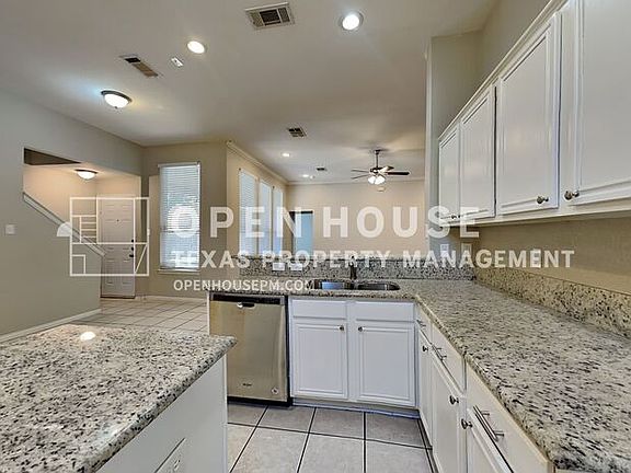 5th image of 1824 Lake Texoma Cir