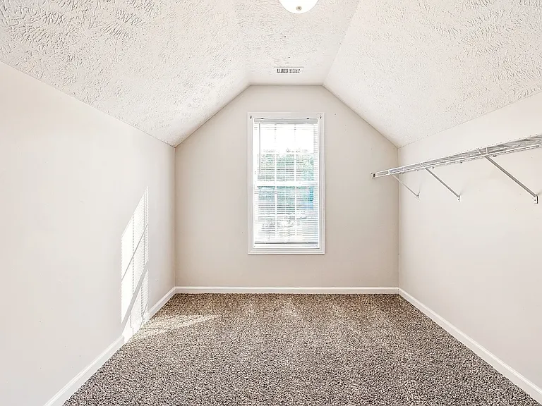 519 Abbottswood Dr — Photo 4