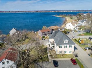 1 River St APT 1B, Riverside, RI 02915