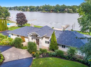 18684 W Spring Lake Rd, Spring Lake, MI 49456