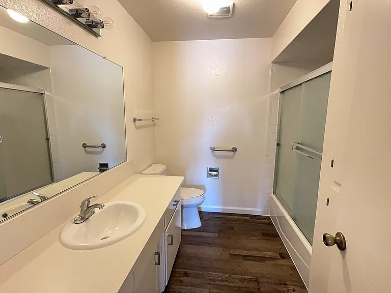 3469 Claremont Ave — Photo 7