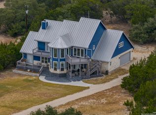 592 Lakepark Dr, Lakehills, TX 78063