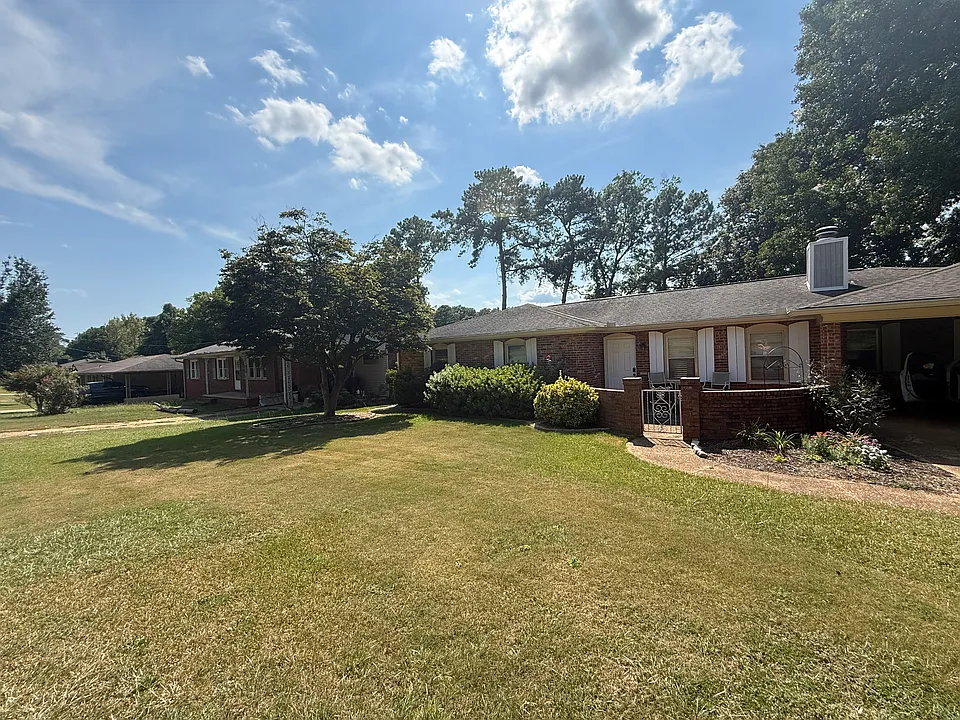 2212 Woodland Ter