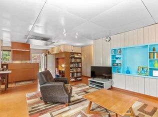 3611 W Roanoke Dr, Kansas City, MO 64111