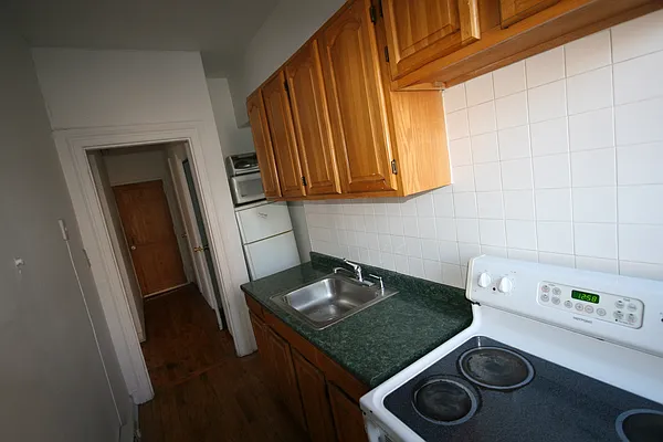 Rented by Rental Solutions Inc | media 40