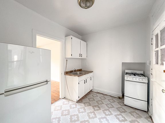 4th image of 2700 N Spaulding Ave #Ee1