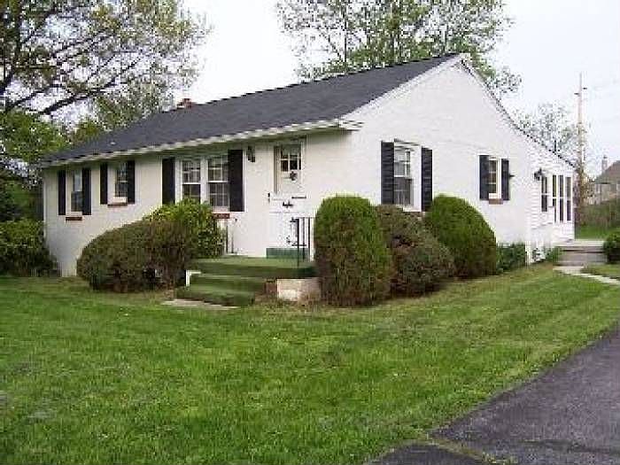 2nd image of 54 Bonnie Brae Rd