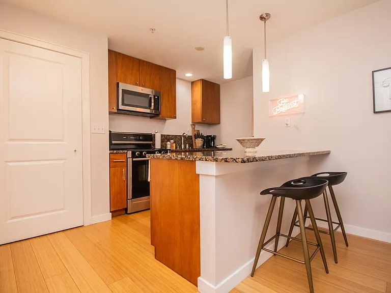 16 Miner St #401 — Photo 12