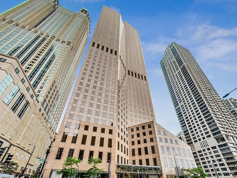 1st image of 950 N Michigan Ave APT 3103