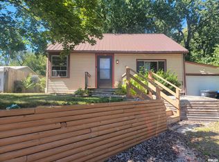 1928 N 7th St, Clinton, IA 52732