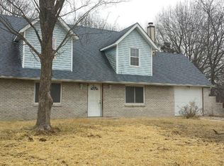 5720 N Rocky Fork Dr, Columbia, MO 65202