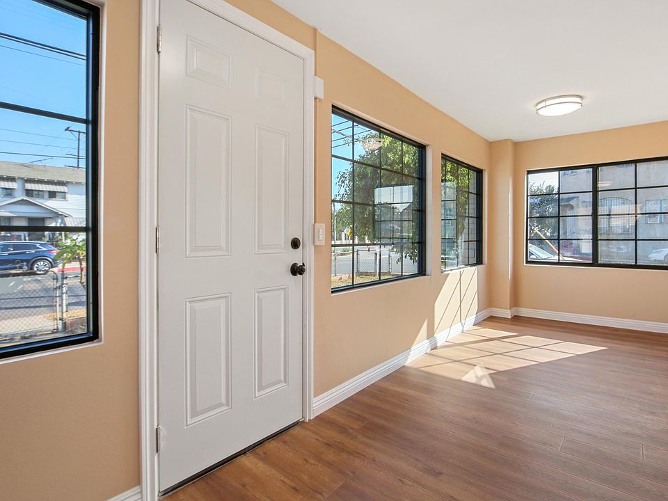 1st image of 205 N Rowan Ave
