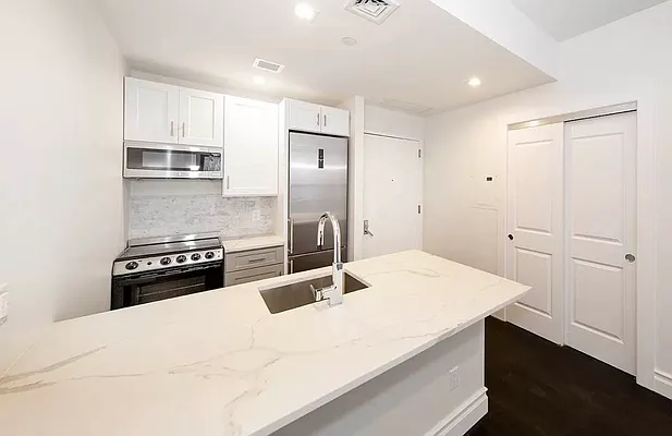 Rented by Avenues Real Estate | media 8