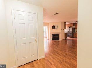 12103 Green Ledge Ct APT 202, Fairfax, VA 22033
