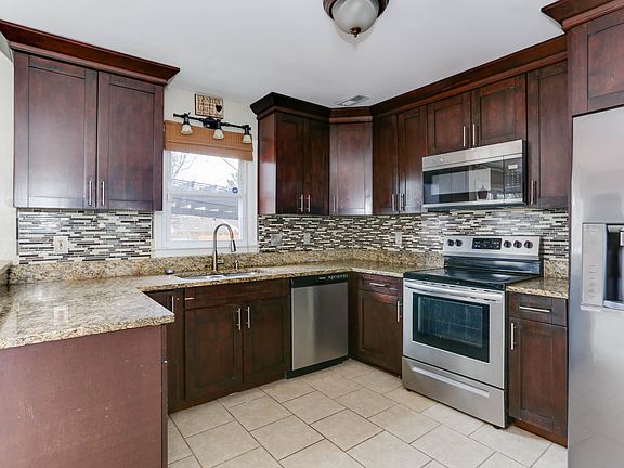 4th image of 839 Arondale Cres