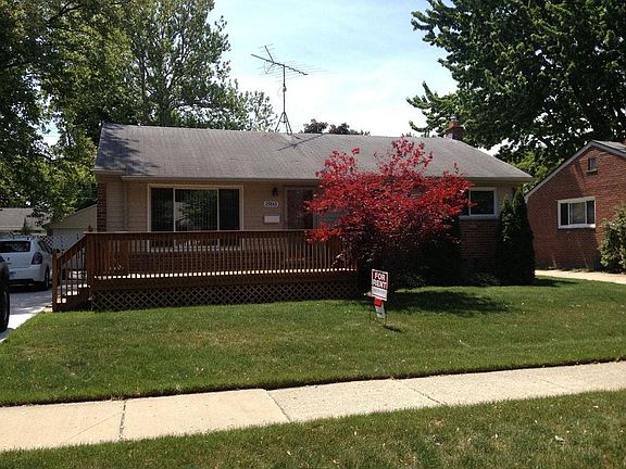 3rd image of 29843 Macintyre St
