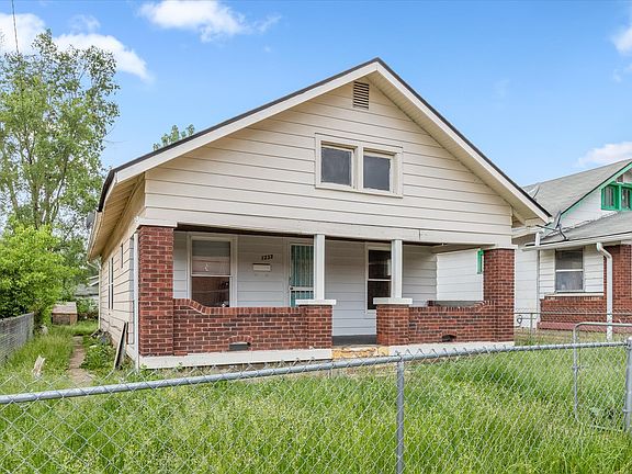 2nd image of 1232 N Belleview Pl
