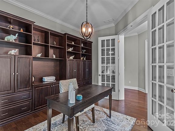 5th image of 112 Chimney Rock Ct
