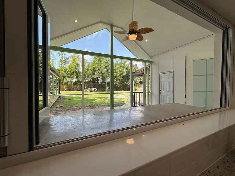 13 Vincent Dr — Photo 5