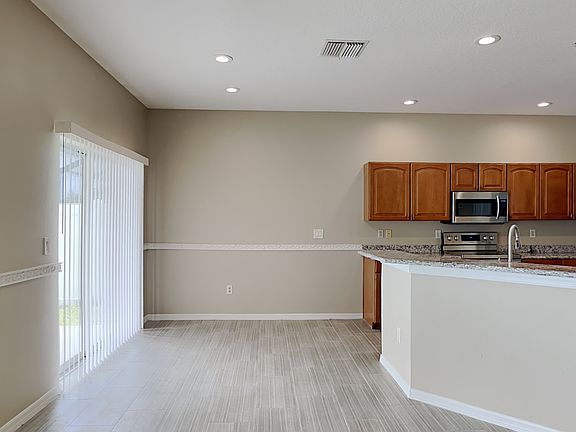 5th image of 1627 Emerald Hill Way