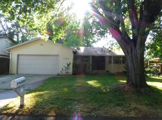 6925 Reflection St, Redding, CA 96001