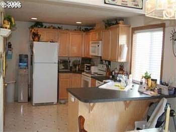 2nd image of 5822 NE 54th St