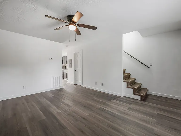 Hillwood Villas — Photo 34