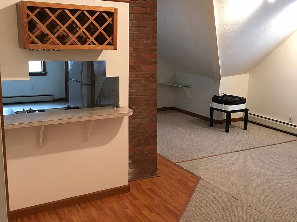 1st image of 17 Hatch St Floor 3