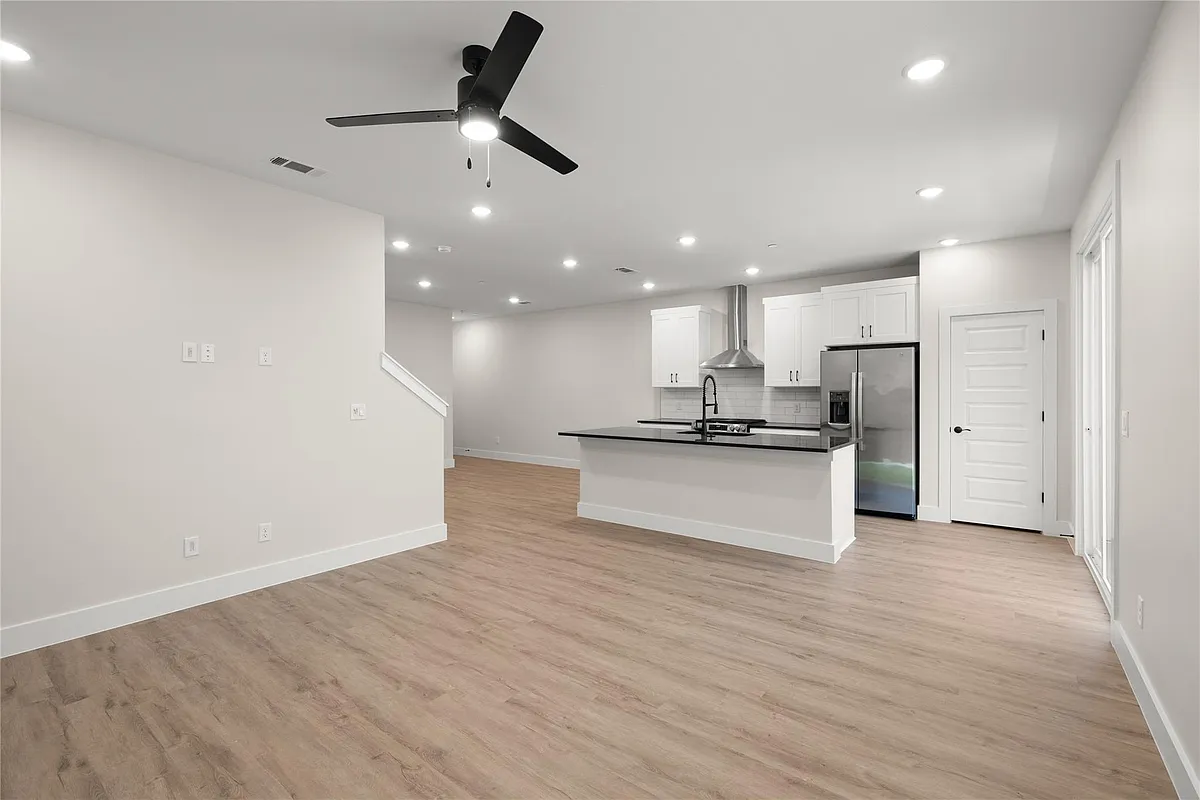 Building Photo - 5514 Mobeetie Loop