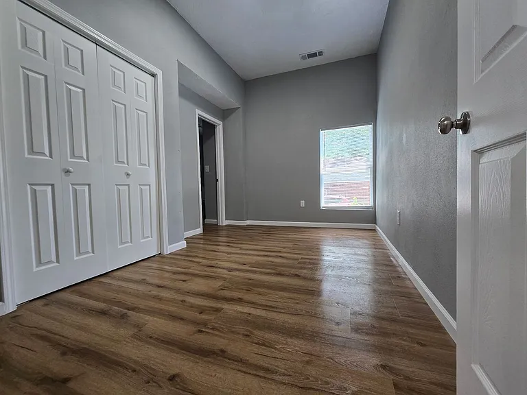1636 N Sherman Ave — Photo 10