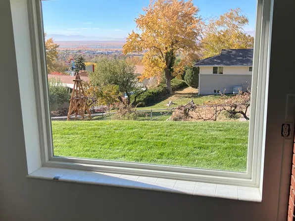 1489 N 400 E Unit 1, Centerville, UT 84014