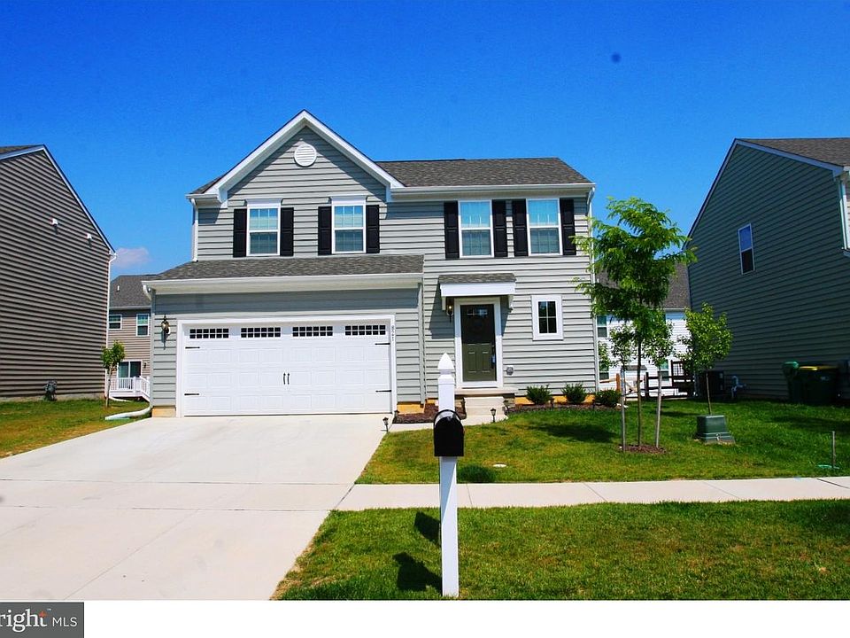 1st image of 821 Whitebird Dr