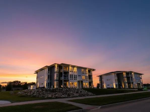 4015 Cedar Heights Dr #5, Cedar Falls, IA 50613