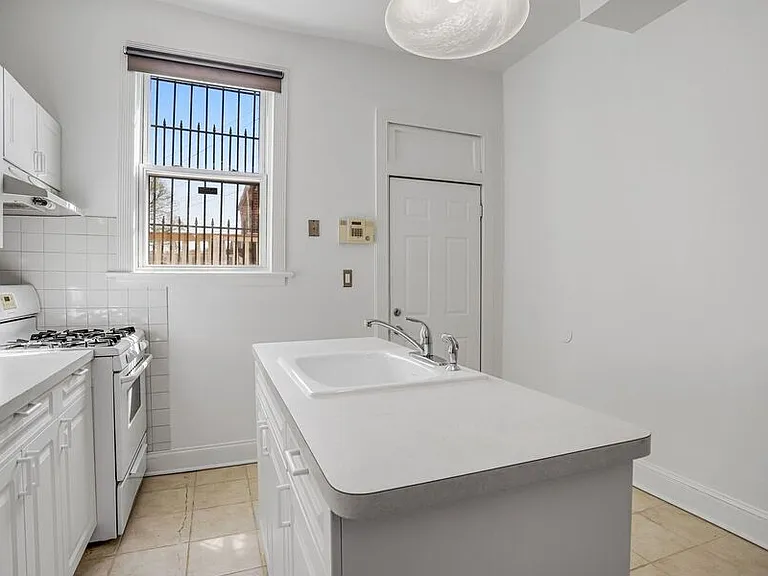 306 R St NW — Photo 22