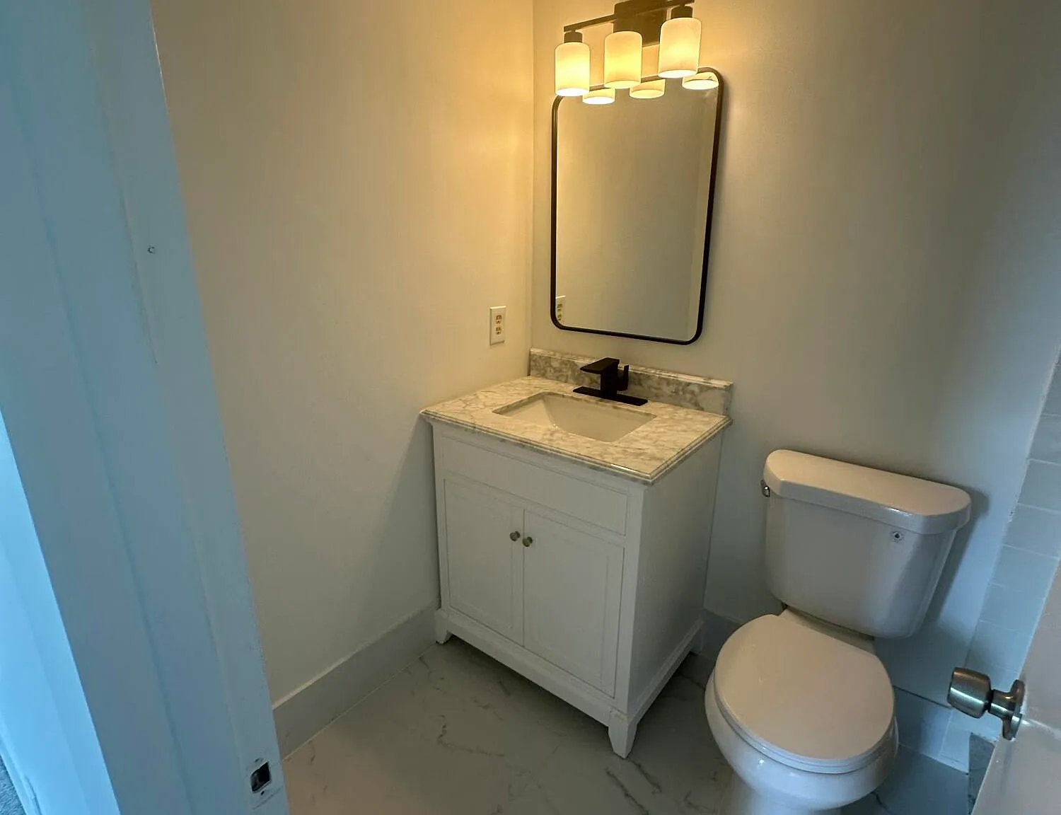 1 bed, 1.5 bath, 720 sqft, $1,550 — Photo 4