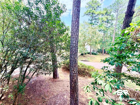 5th image of 143 Bay View Dr