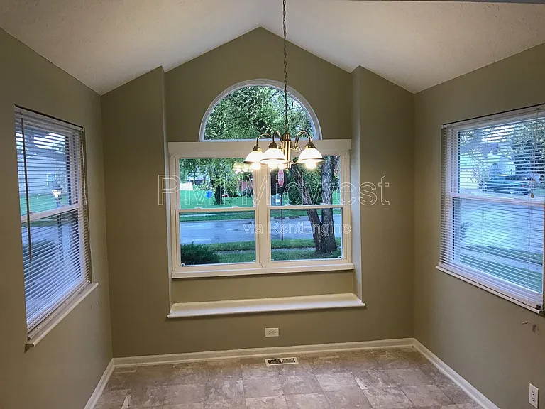 3215 Keystone Lakes Way — Photo 10