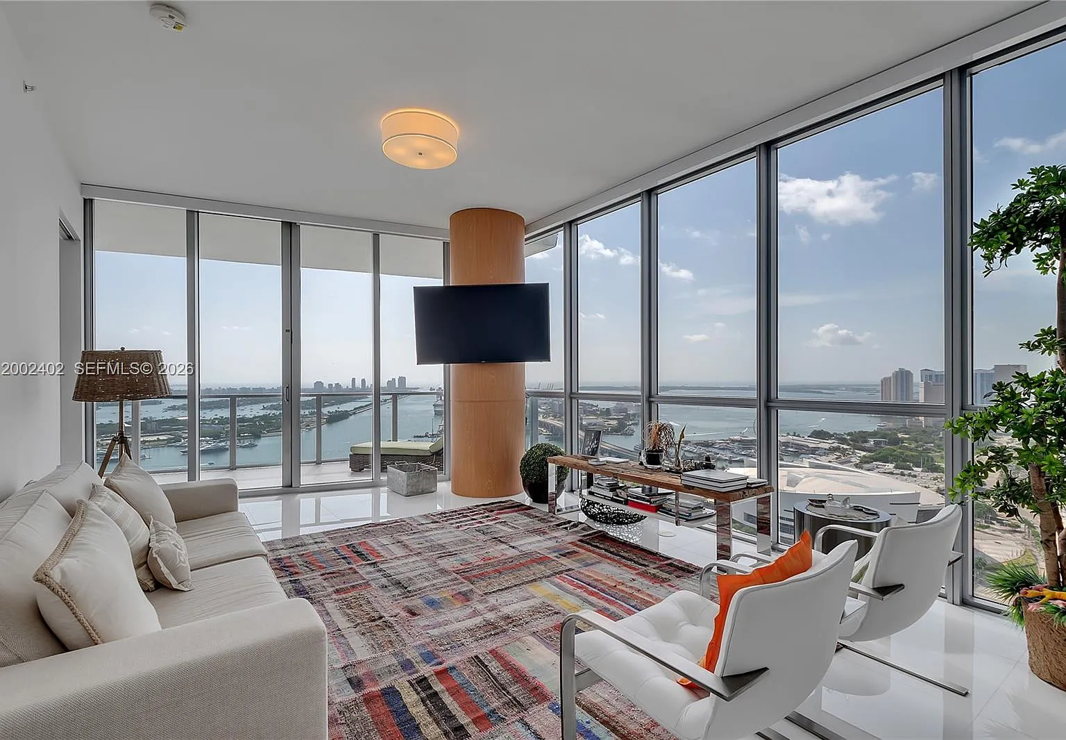 Marquis Condo — Photo 1