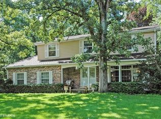 8601 Oakwood Dr, Crystal Lake, IL 60014