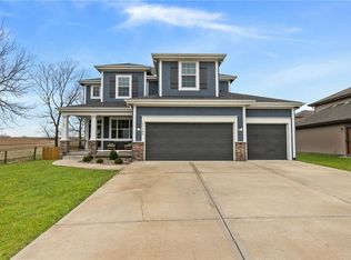 21086 S Skyview Ln, Spring Hill, KS 66083