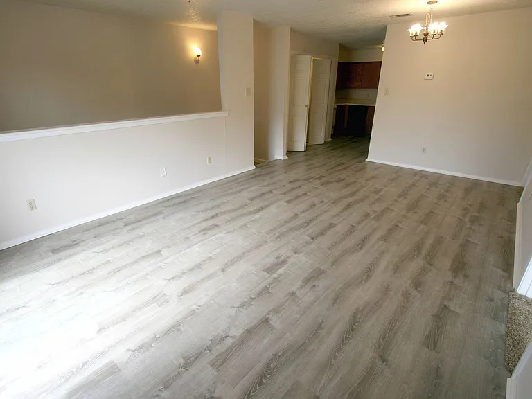 1102 Spring Loop — Photo 9