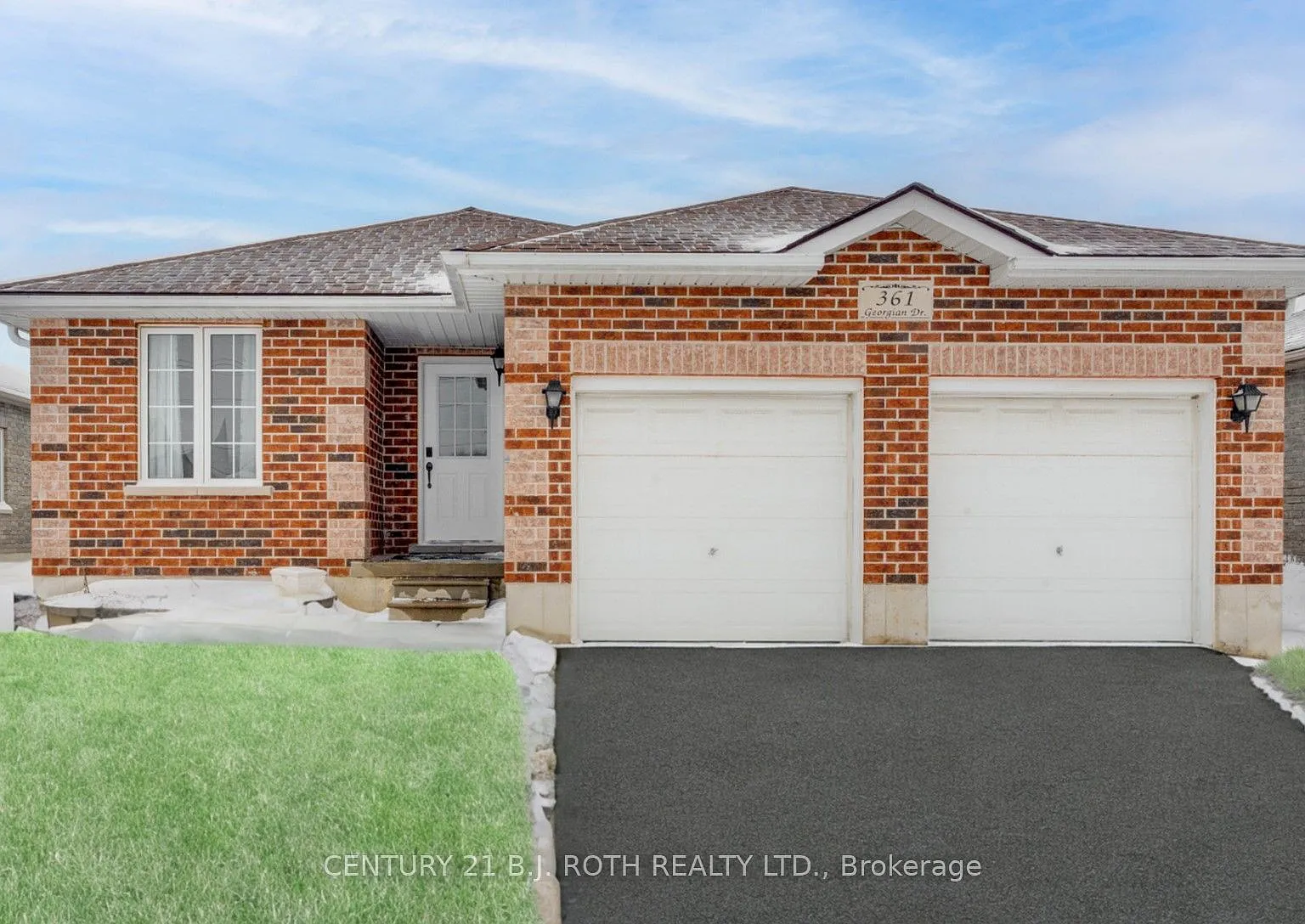 3 bed, $2,700 — Photo 1