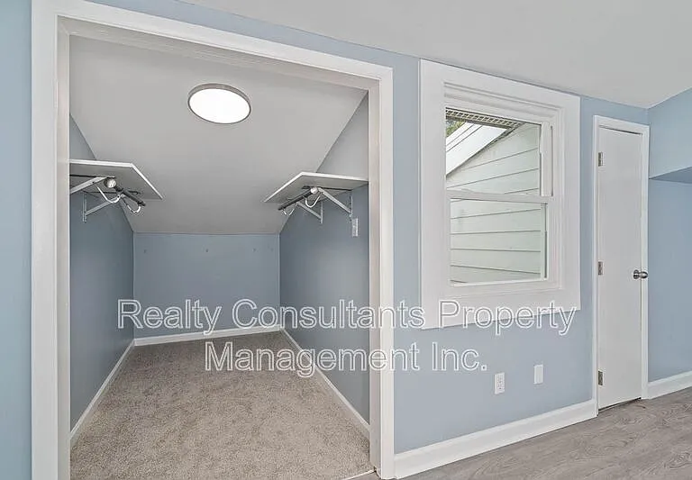 604 E Iredell Ave #2 — Photo 13