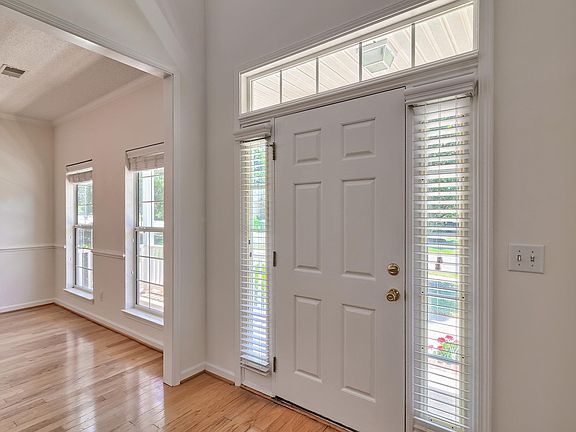 5th image of 240 Cabin Dr