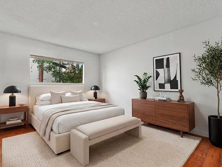 Guest Bedroom.