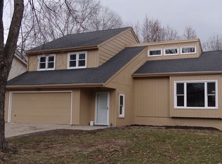 1601 NW 91st St, Clive, IA 50325